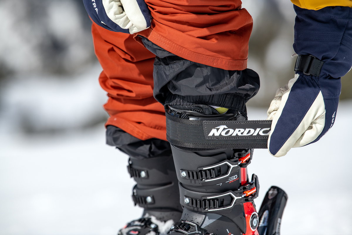 Alpine ski outlet boots